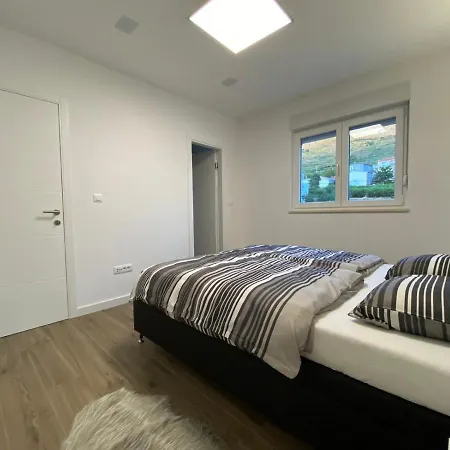 Apartment Lida Podstrana